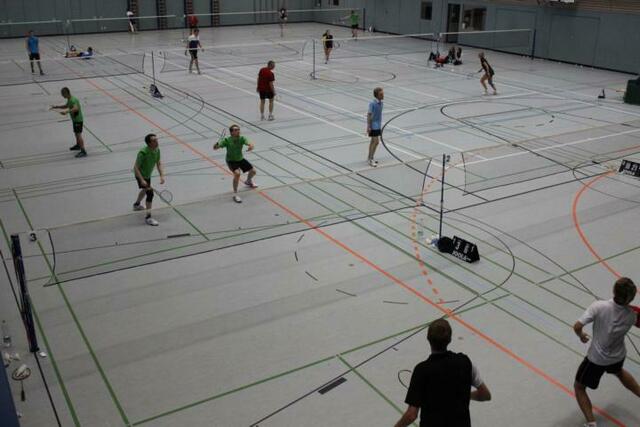 Impressionen der Badminton-Landkreismeisterschaft 2013 aus der Eichenwaldhalle.
