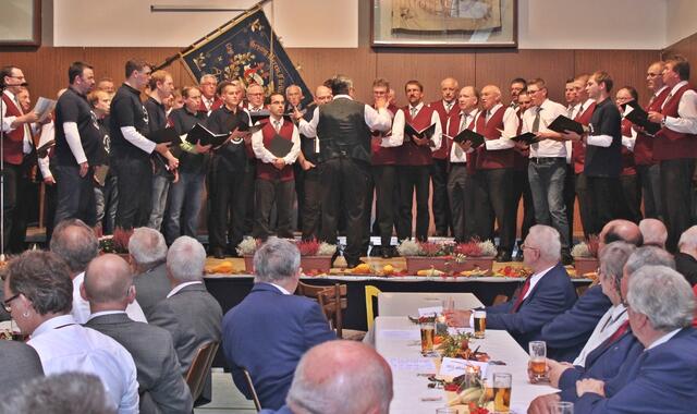 Der MGV Frohsinn Langenstein unter der Leitung von Ludwig Lauer.