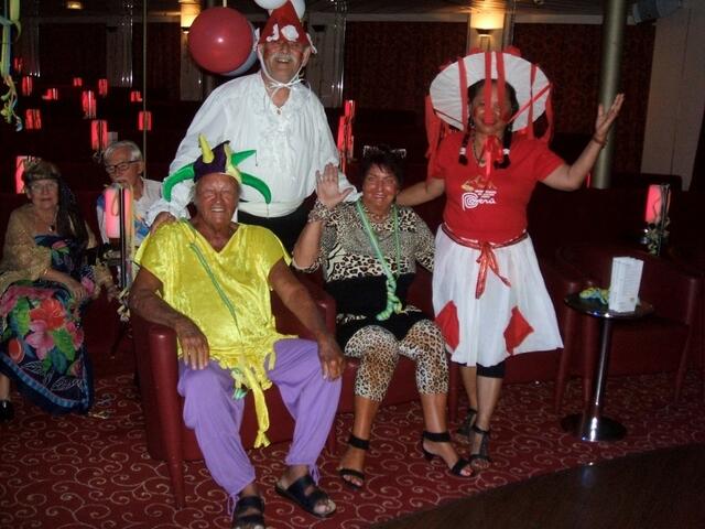 AUF ZUM KARNEVAL