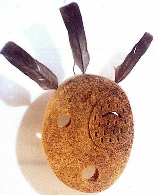 Inuitmaske aus Walknochen