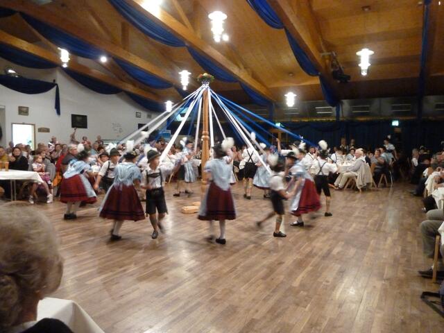 Ein Bändertanz,der gut klappte.