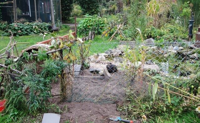 Von beiden Seiten grub ich am Zaun,kam gut was raus...