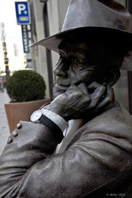 Diesen freundlichen Herrn trafen wir vor einem Hotel. Aber hallo, ist das nicht Gerhards Uhr, die er da umhat?!?