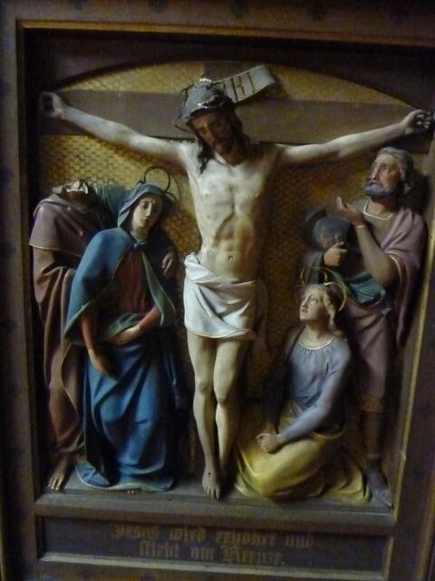 Jesus stirbt am Kreuz.