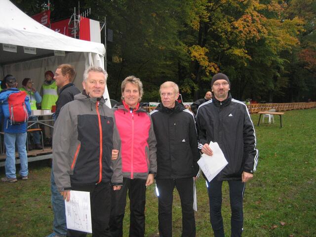36. Harzgebirgslauf: Jürgen Walter 11 km, Birgit Walter 11 km, Detlef Oppermann 22 km, Jochen Zittier 42 km