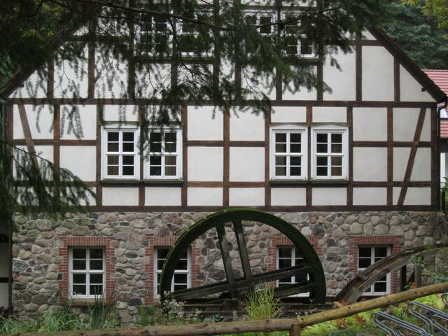 Leider war nicht genug Wasser für das Mühlrad vorhanden es stand still.