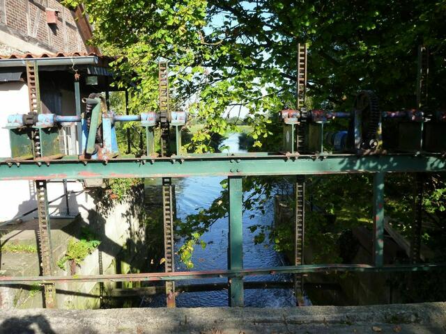 Technik zur Wasserregulierung an der Neuen Mühle Oelerse.