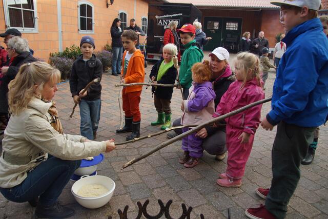 Die Kinder hatten Spaß und Freude am Brotbacken