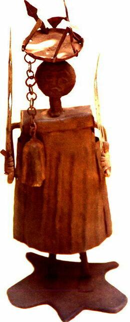 Grimmig ist dieser Priester der Fon aus Benin