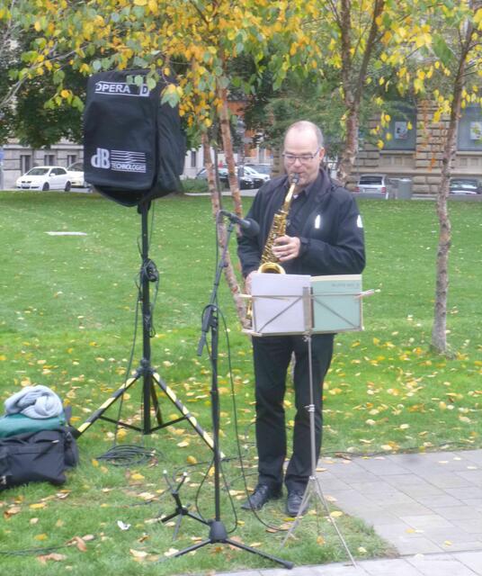 Am Saxophon: Thomas Zander, Musikschule Hannover.
