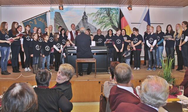 Der Jugendchor Langenstein.