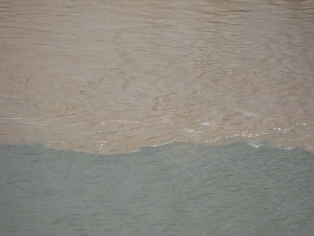 Oben Moselwasser, unten Rheinwasser
