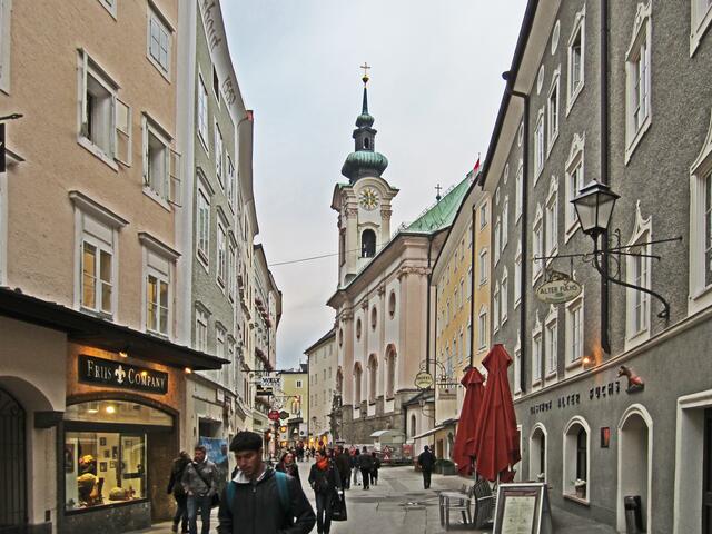 07.- 13.10.2013  Perle Istrien. 
Heimfahrt. 12. - 13.10.2013.                                                               12.10.2013. Salzburg.                                                        Linzer Gasse.                                                   Sebastianskirche (1749–1753). Barock.