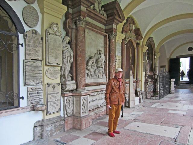 07.- 13.10.2013  Perle Istrien. 
Heimfahrt. 12. - 13.10.2013.                                                               12.10.2013. Salzburg.                                                    Friedhof St. Sebastian.                                Friedhofsarkaden.
