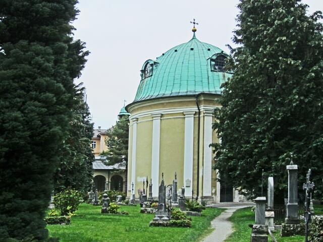 07.- 13.10.2013  Perle Istrien. 
Heimfahrt. 12. - 13.10.2013.                                                               12.10.2013. Salzburg.                                                    Friedhof St. Sebastian.                                       Gabrielskapelle (1597–1603)
Mausoleum für 
Fürsterzbischof Wolf Dietrich von Raitenau. 
(1559 - 1617).
Er war Fürsterzbischof  von Salzburg (1587 bis 1612).