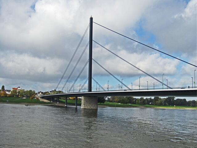 Düsseldorf   24.10.2013