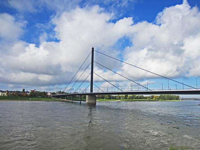 Düsseldorf   24.10.2013