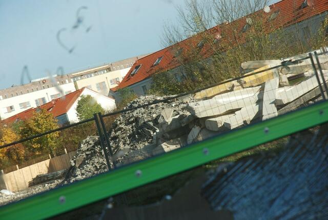 Garbsen, Auf der Horst, planetencenter: abrissspiegelung