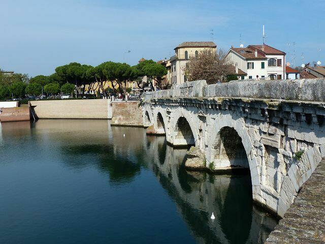 Ponte d’Augusto oder(auch Ponte di Tiberio