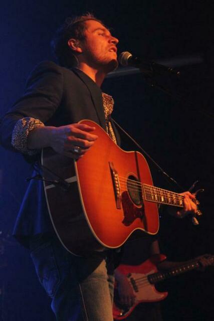 Johannes Oerding in der Kantine Augsburg (10/11).