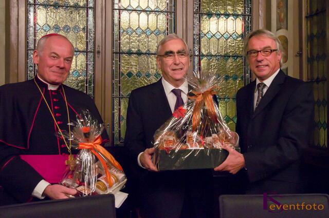 Friedberger Flügel 2013 - v.l.: Weihbischof Anton Losinger, der ehemalige CSU-Vorsitzende Theo Waigel und Friedbergs Bürgermeister Peter Bergmair bei der Feierstunde im Friedberger Rathaus