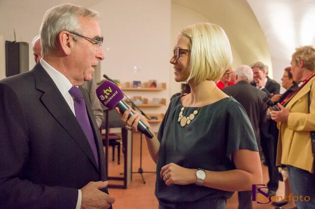 Friedberger Flügel 2013 - Der ehemalige CSU-Vorsitzende Theo Waigel im Gespräch mit A.TVs Moderatorin Angie Roß