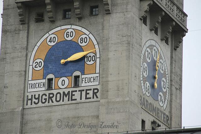 ein letzter Blick zurück auf den Turm und ab zum Zug es wird schon dunkel