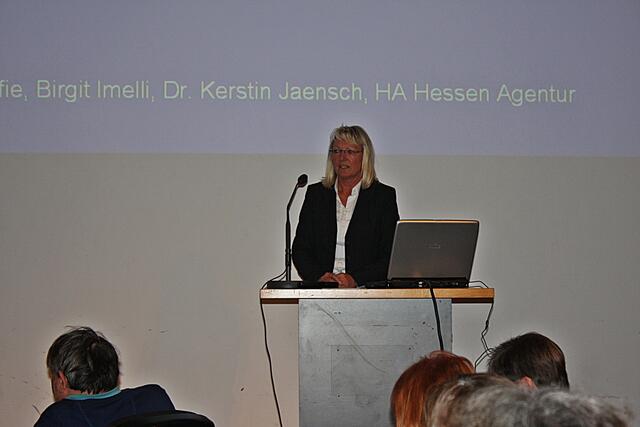 Frau Dr. Kerstin Jaensch bei Ihrem Vortrag