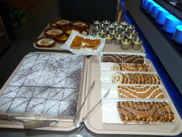 Nach dem Essen gab es den guten Nachtisch.