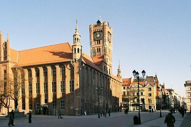 Thorn Rathaus | Foto: Wikipedia: Foto: Pko http://commons.wikimedia.org/wiki/File:Torun-Rynek-ratusz-2.jpg