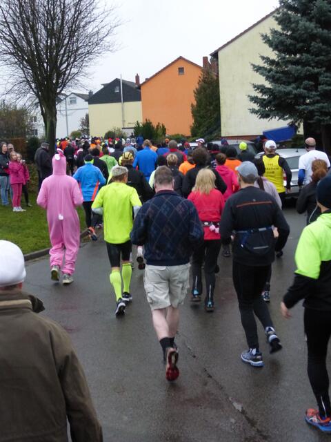 Sogar ein "Hase" wollten den Marathon laufen. Er schaffte es auch.