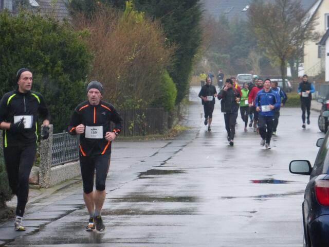 Hier hatten die Läufer 10 km geschafft.
