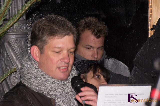 Mit dem Karitativen Christkindlmarkt beginnt der Friedberger Advent 2013 - Pallottiner Bruder Bert Meyer spricht zur Eröffnung