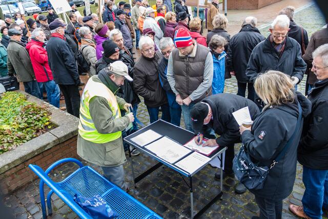 Gegen die 33,3-prozentige Erhöhung der Grundsteuer werden Unterschriften gesammelt. Insgesamt sollen schon 2.600 Unterschriften vorliegen.