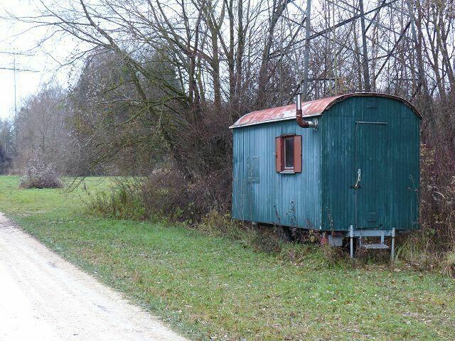 ein offener Bauwagen ...