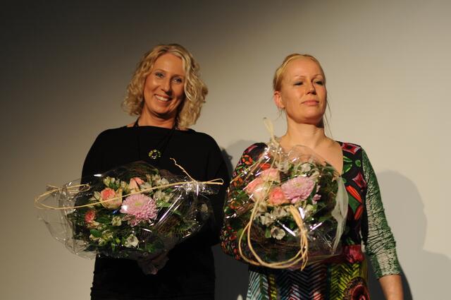 Heike Wollborn und Manuela Branz bedanken sich beim begeisterten Publikum