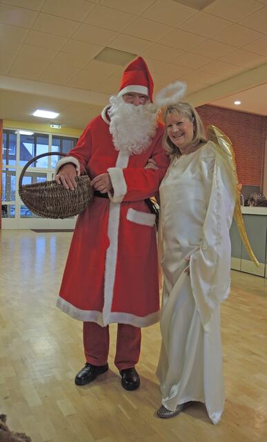 Weihnachtsmann und Engelchen | Foto: Th. Prinz freigegeben - kein Vermerk