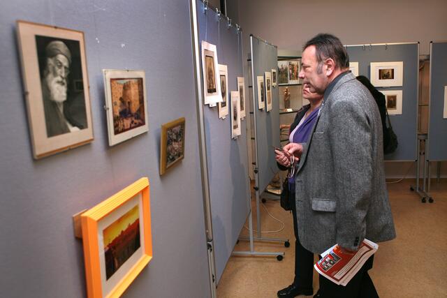 eine Fotoausstellung zu sehen. | Foto: Alexander Vynitskyi