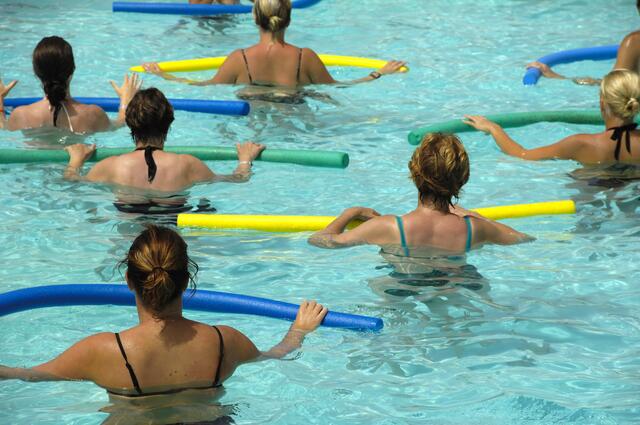 "Pack die Badehose ein..." und ab zum Aqua Fitness!