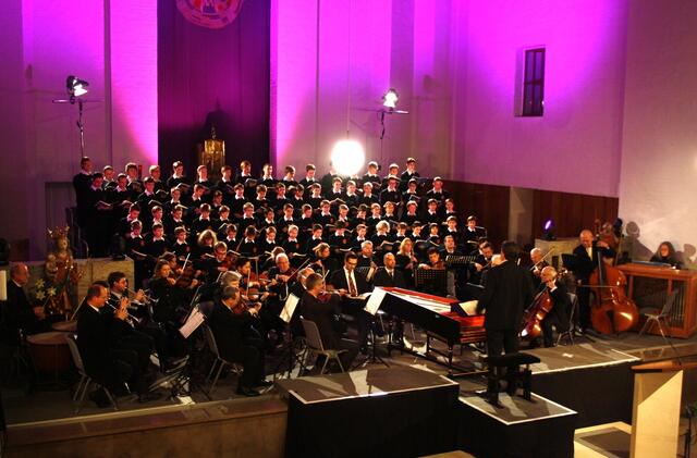 Auftritt der Domsingknaben in der St.-Ägidius-Kirche