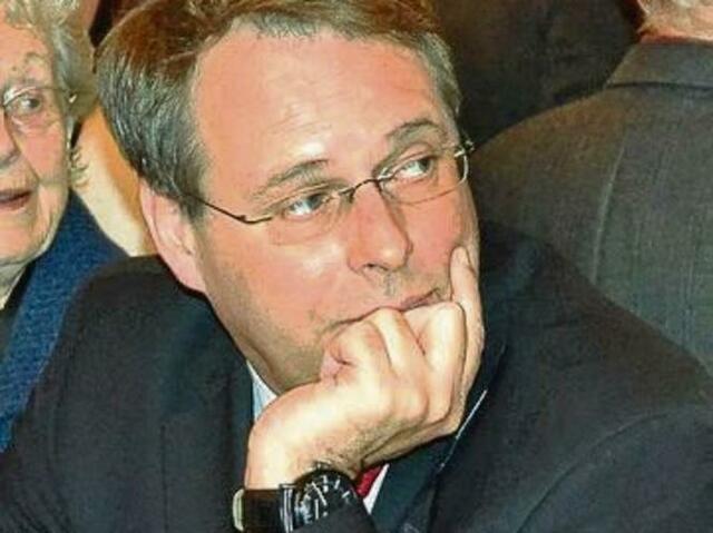 REK-Leinebergland: LAG. Als neue Vorsitzende wurden von den Mitgliedern der Lokalen Aktionsgruppe (LAG) Bild: Alfelds Bürgermeister Bernd Beushausen und Fredens Samtgemeindebürgermeister Helmut Wecke einstimmig gewählt – vorerst für eine Interimszeit von einem Jahr.                                                     W.Deppe: Personelle Verwaltungsnähe bei LEADER-Projekten statthaft? Bisher waren die Herren keinesfalls auffällig in der Tourismusförderung tätg! | Foto: LDZ