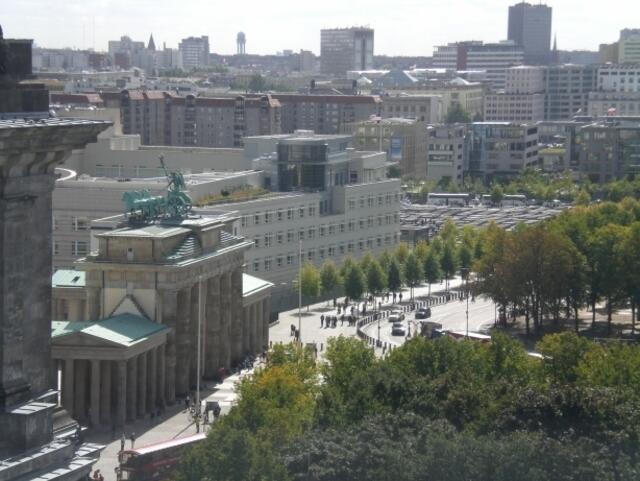 ... und auf das Brandenburger Tor.