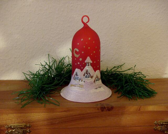 ...eine Glocke und sie bimmelt auch... :)