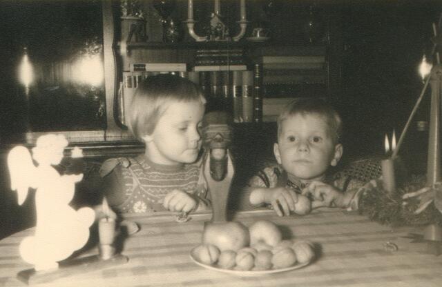 Die Adventszeit war für uns Kinder eine ganz besondere Zeit. Wir waren aufgeregt und fieberten Weihnachten entgegen.