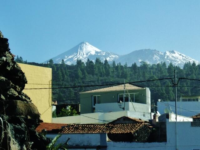 UND VON FERNE GRÜSST DER TEIDE