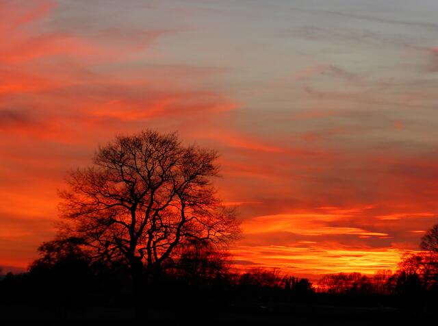Der Himmel brennt!