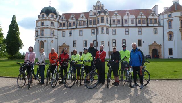 Vor dem Celler Schloß
