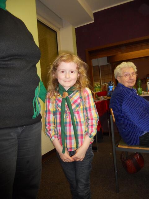 Lara, unsere jüngste Pfadfinderin. Ein Wölfling