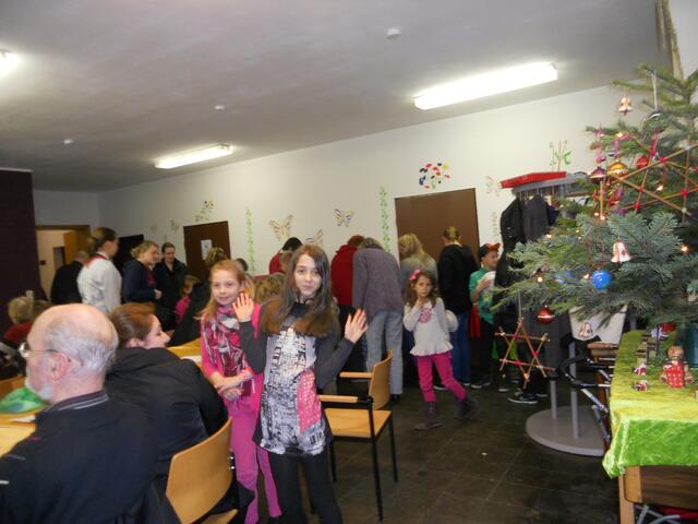 Die Scouts-Sterne am Weihnachtsbaum