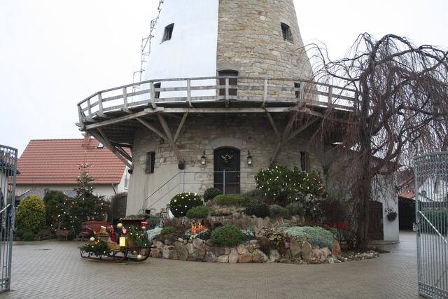 Das Tor zur Mühle ist einladend geöffnet